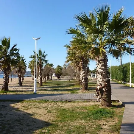 Vue Exceptionnelle Sur Port *