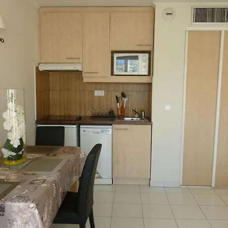 Vue Exceptionnelle Sur Port *