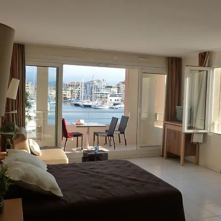 Vue Exceptionnelle Sur Port * Fréjus