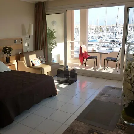 Vue Exceptionnelle Sur Port