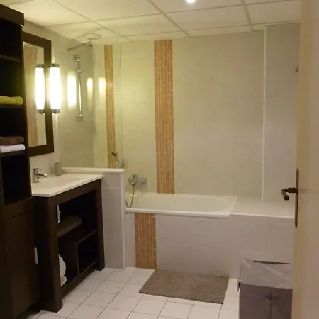 Vue Exceptionnelle Sur Port *