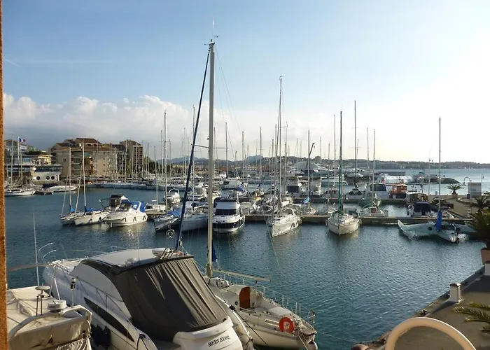 Vue Exceptionnelle Sur Port Fréjus