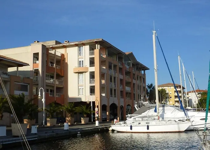 Vue Exceptionnelle Sur Port