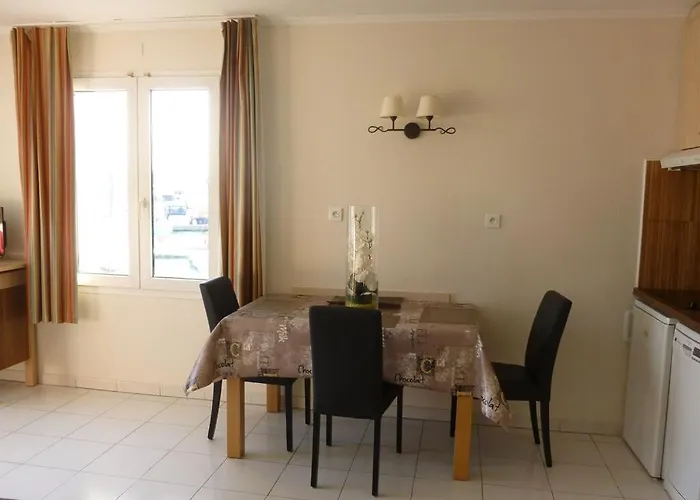 Vue Exceptionnelle Sur Port