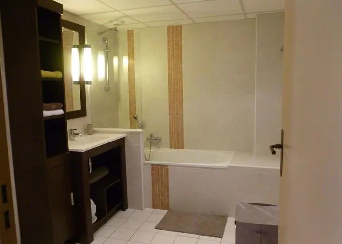 Vue Exceptionnelle Sur Port *